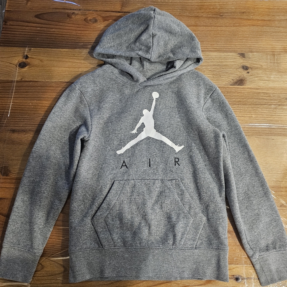 Nike Boys Jordan Jumpman Gray Hooded Sweatshirt. Size Small.